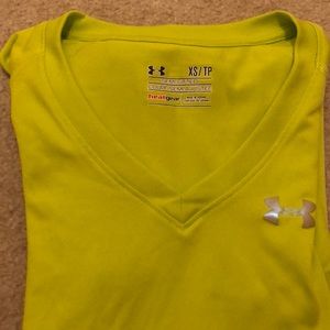 Under Armour Tops - Under armor short sleeve heat gear shirt Under Armour Tops - Under armor short sleeve heat gear shirt